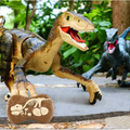 Dinosaurio con control remoto